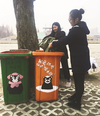 超可愛的校園垃圾桶，引人注意