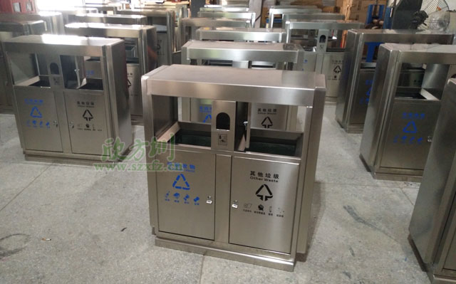 地鐵不銹鋼分類(lèi)垃圾桶工廠批量生產(chǎn)圖