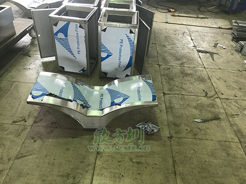 由手藝精湛的焊工師傅焊接，打磨師傅全程手工打磨而成。