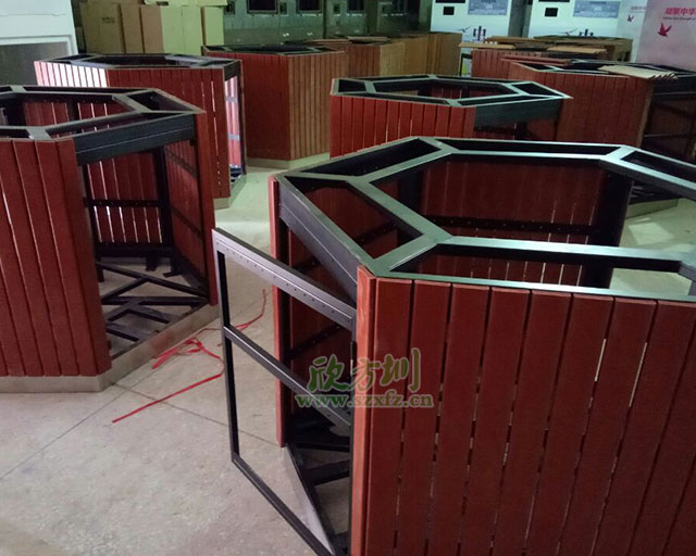 ?？诨疖囌菊九_(tái)花盆垃圾桶生產(chǎn)工藝