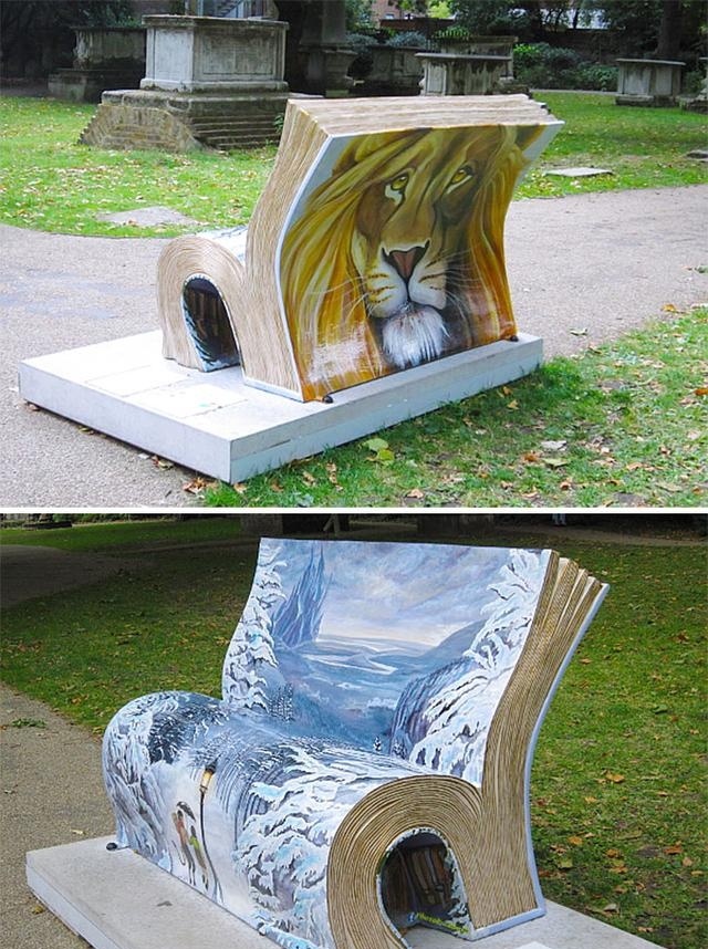 書本造型設(shè)計的創(chuàng)意戶外休閑椅，這個放動物園再合適不過。